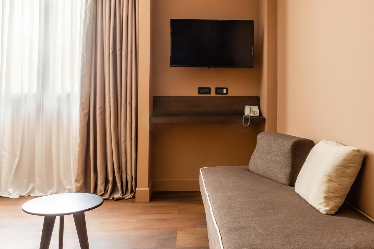 Anusca Palace Hotel Castel San Pietro Terme Exterior photo